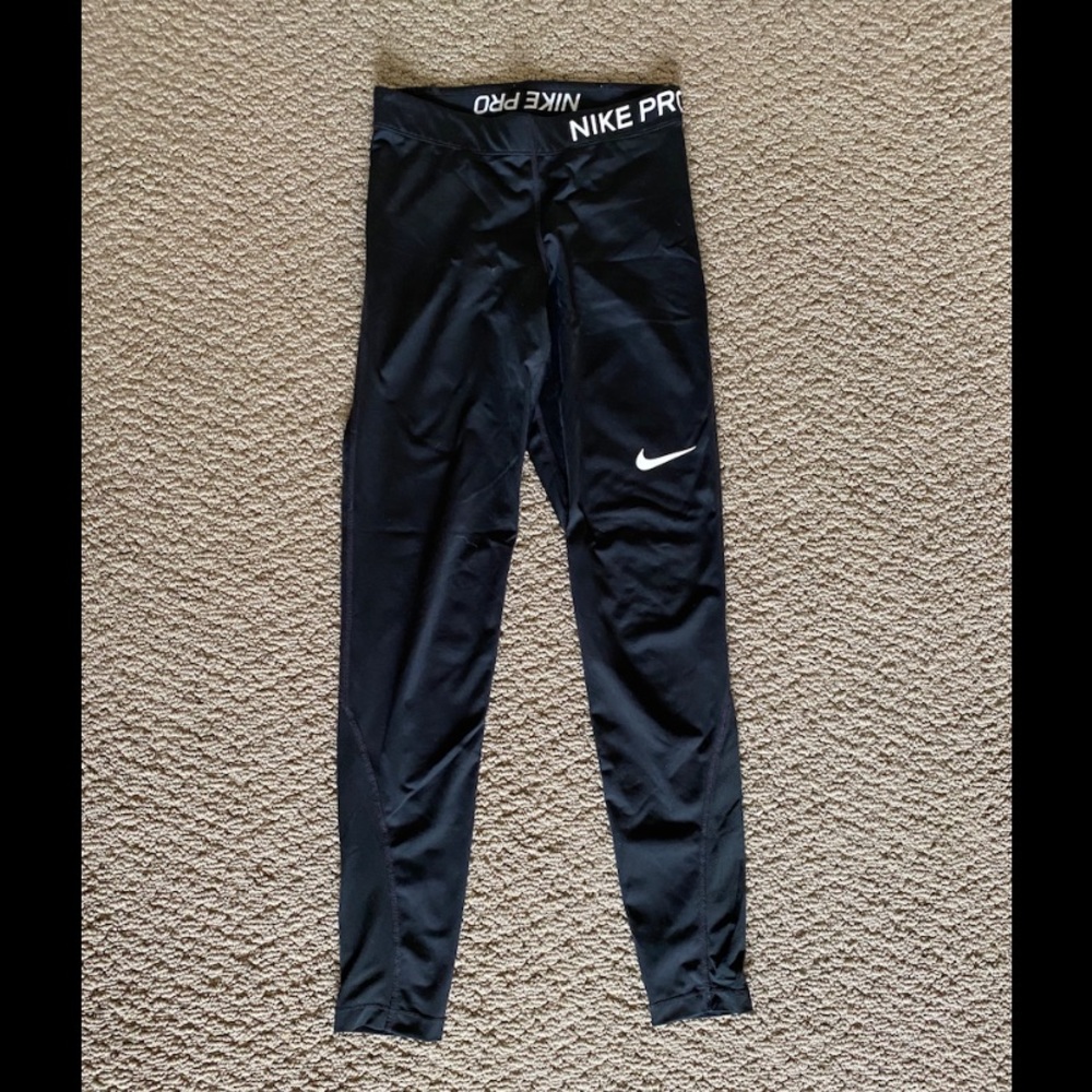 Nike High Waisted Active Tight - size S